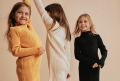 tyttöjen neulemekko, Salma kultainen mekko, lasten neulemekot, puuvillamekot, lastenvaatteet, juhlavaatteet lapsille, tyttöjen muoti, arkimekot, mukavat mekot