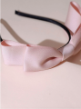 hiuspanta, prinsessa hiuspanta, puderpinkki satininauha, tyttöjen asusteet, elegantti hiuskoriste, erityiset tilaisuudet, korkealaatuinen, mukavuus, rusetillinen panta, formal wear for girls