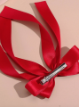 punainen rusetti hiusklipsi, satiininen hiusklipsi, rusetti hiuskoriste, naisten hiuskoriste, elegantti hiusklipsi, hiusklipsi juhliin, punainen hiuskoriste