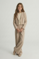 Tyttöjen juhlasetti Emi beige, takaa kuvattu, viimeistelty beige juhlasetti